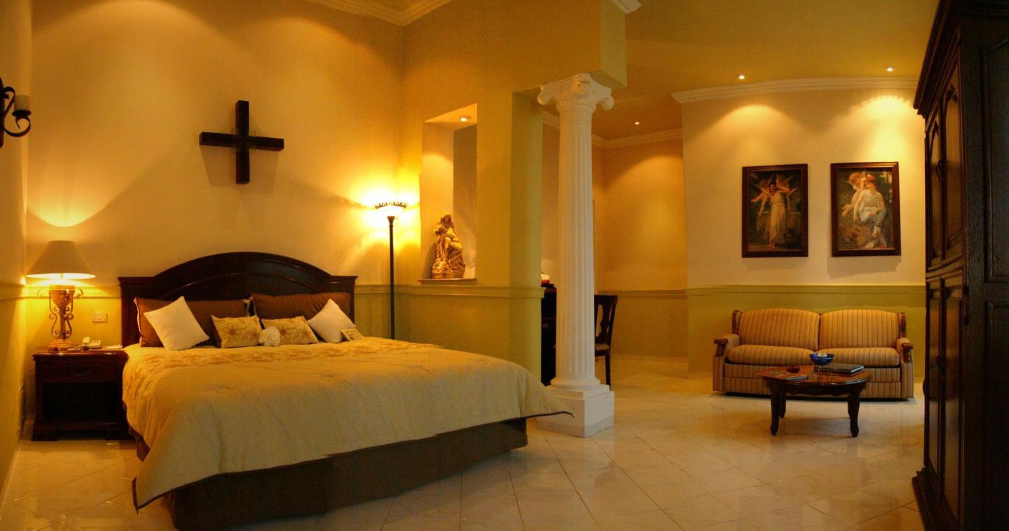 Junior Suite one King Bed & Spa Bath Garden View
